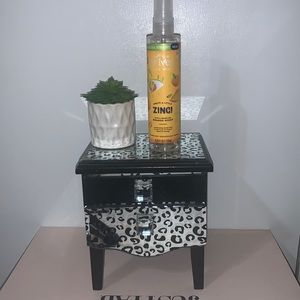 St Ives Hydrating Facial Mist